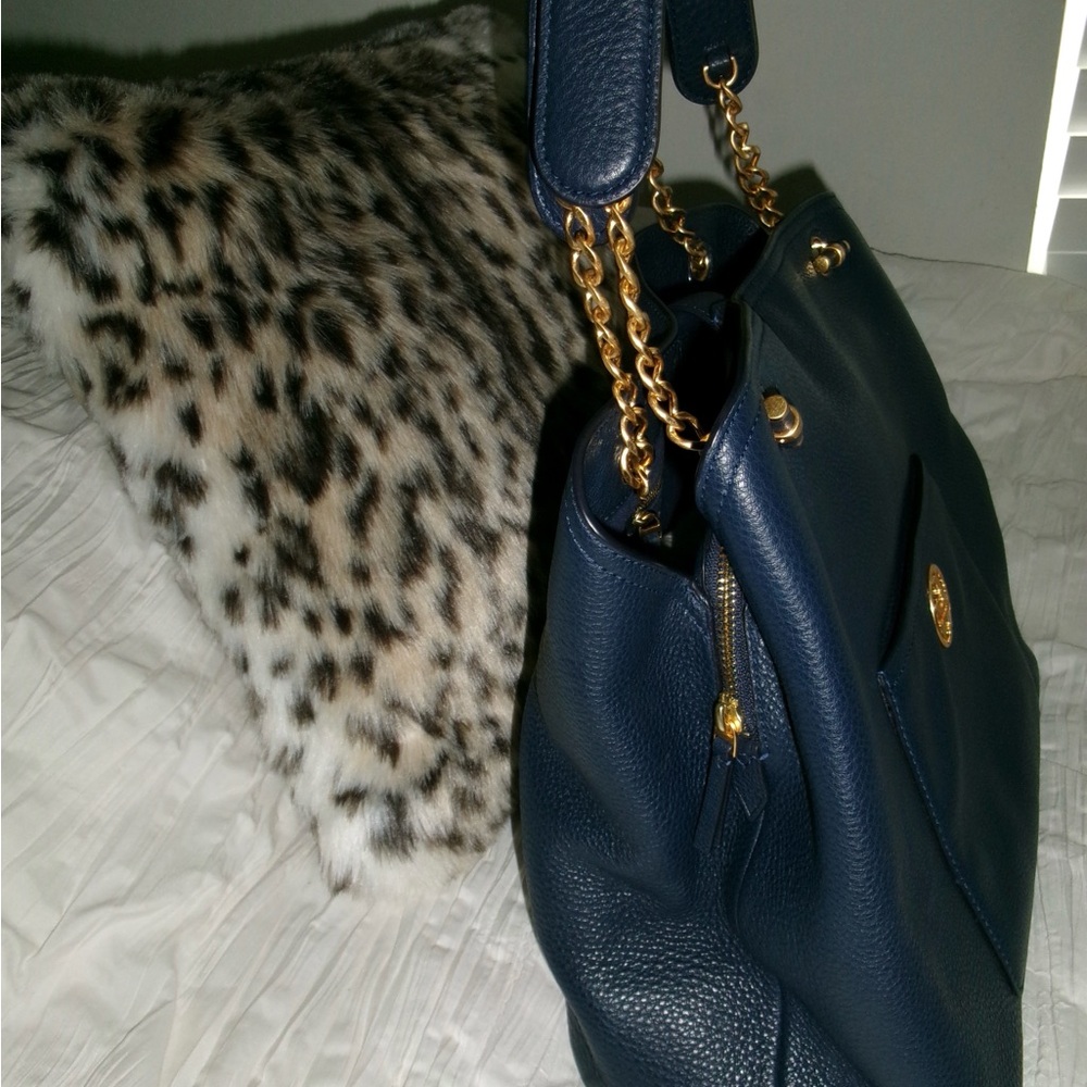 Navy blue Tory‎ Burch
Chelsea Slouchy Tote Handbag leather excellent condition - Picture 4 of 16